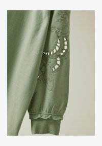 Non selezionato, green