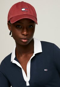 Tommy Jeans HERITAGE - Caps - magma red