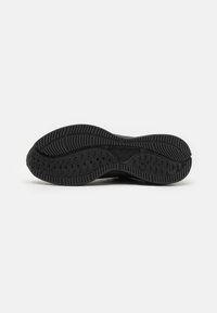 EA7 Emporio Armani MAVERICK UNISEX - Športni copati - black/gold