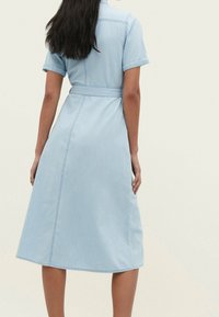 Stradivarius Farkkumekko - bleached denim