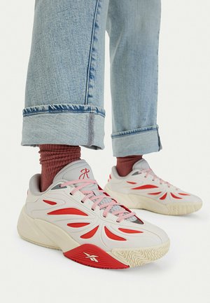 Reebok, REEBOK BASKETBALL SHOES BOY WHITE 5907964463528 - Zapatillas de baloncesto - white