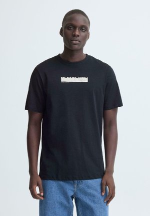 BHKEMUEL - T-shirt print - salute