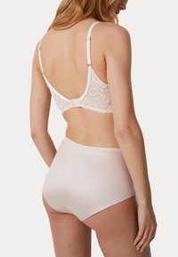 Marks & Spencer CONTOURWEAR NO VPL HIGH RISE - Culotte - pale opaline