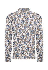 Camisa de manga larga con un patrón floral que presenta rosas blancas y acentos azules sobre un fondo beige. Puños abotonados y diseño con cuello.