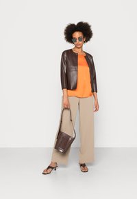 Anna Field T-shirt estampada - orange