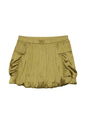 Lyhyt oliivinvihreä hame, jossa on kerätty kangas, joustava vyötärönauha ja kaksi läppätaskua sivuilla.