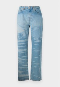 Světle modré džínové kalhoty s potiskem inspirovaným vodou, rovný střih nohavic, pět kapes a zipový zapínání s knoflíkem.