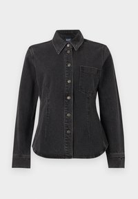 Μαύρο πουκάμισο από τζιν με κουμπιά, μακριά μανίκια, μυτερό γιακά, μία τσέπη στο στήθος και ορατές ραφές για εφαρμοστή γραμμή.