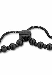 Sort halskæde med runde perler og en central lås. Glat, blank struktur hele vejen igennem, med en kæde der forbinder komponenterne.