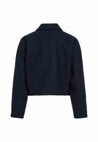 Marinblå, kort jacka i texturerat tyg med krage och långa ärmar, som har en enkel söm bak.