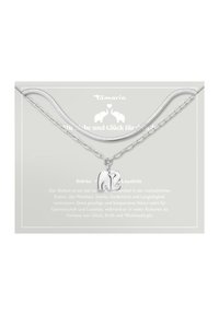 Silberne Halskette mit einem polierten Elefantenanhänger. Die Kette kombiniert ein glattes, abgerundetes Design mit verbundenen Akzenten. Präsentiert auf einem hellgrauen Hintergrund.