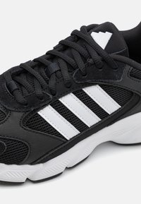 adidas Performance CRAZYCHAOS 2000 UNISEX - Chaussures de running sur route - core black/footwear white/grey five
