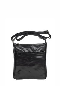 Czarna skórzana torba na ramię z gładką fakturą, gł ówną komorą z zamkiem błyskawicznym oraz zewnętrzną kieszenią z przodu. W zestawie regulowany pasek.