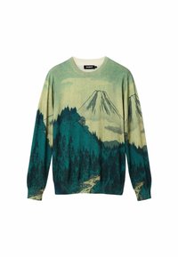 Grön och beige tröja med landskapstryck som visar berg och träd, tillverkad av mjukt tyg, med långa ärmar och rund hals.