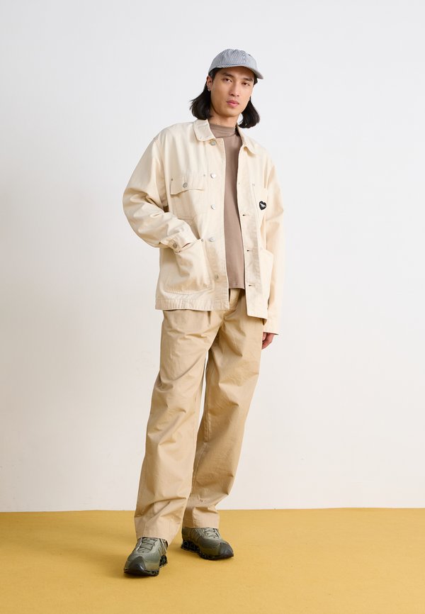 POCKET - Basic T-shirt - branch4