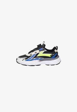 Zwarte, witte, blauwe en neongele sportieve sneaker met dikke witte zool, bovenwerk van mesh en trekhulpen aan hiel en tong.