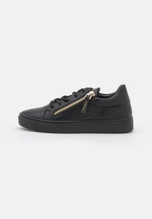 LEGACY CROC - Trainers - black