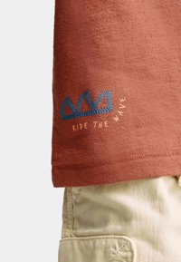 Marks & Spencer EMBROIDERED  - Triko s potiskem - burnt sienna
