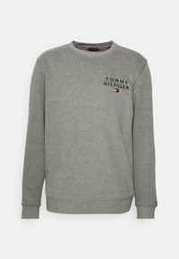 Unselected, medium grey heather