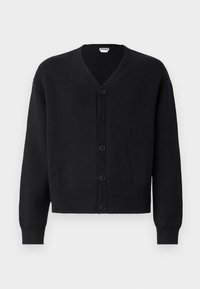 Cardigan preto feito de um material de malha macio, com decote em V, fecho de botões e punhos e bainha canelados. Design simples e justo.