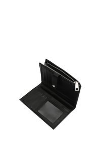 Černá kožená peněženka s hladkým povrchem, obsahující zipovou kapsu, přihrádky na karty a průhledné okno na identifikační doklad.