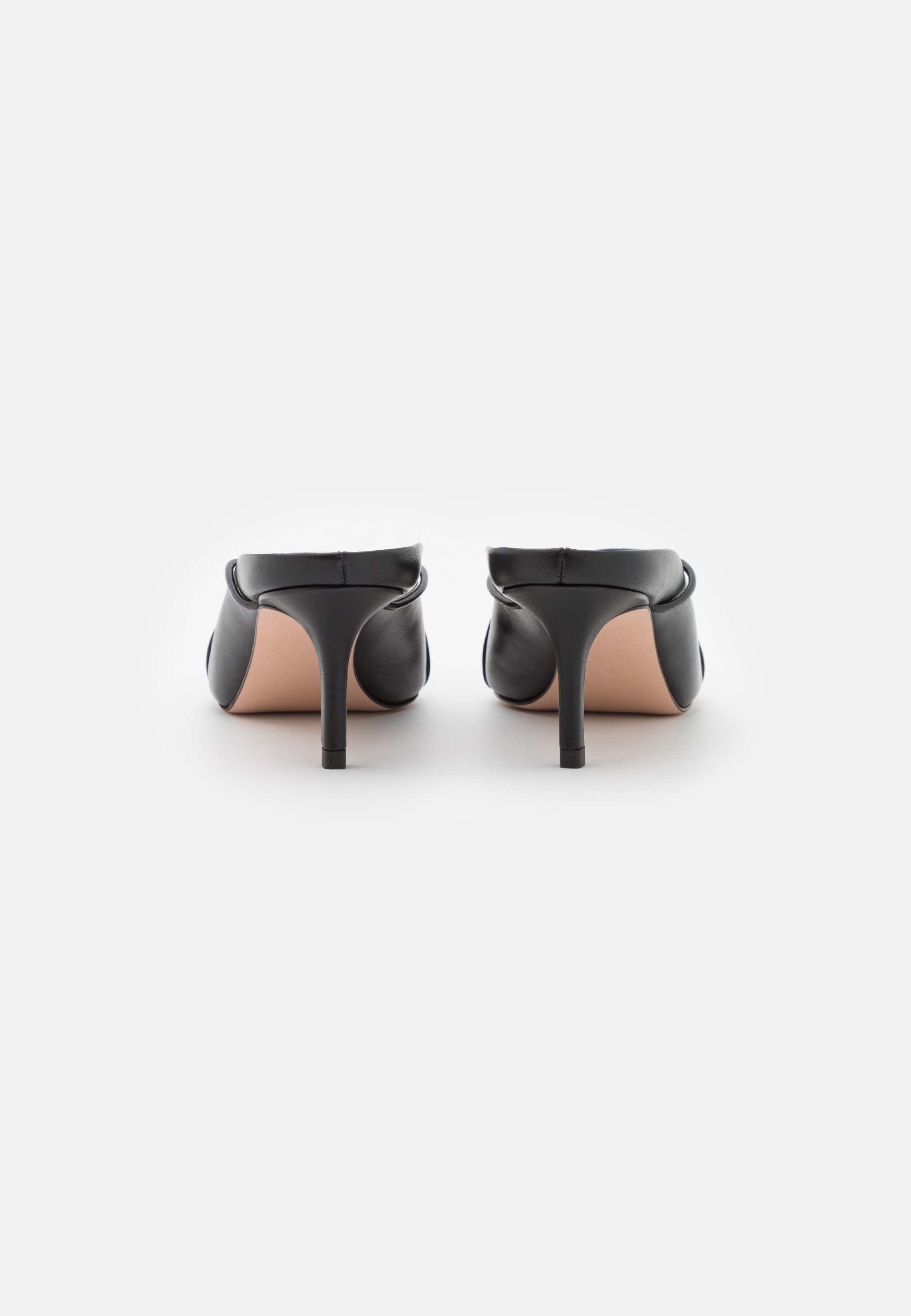 Sandali ciabatta in saldo fino al 75%* | Zalando Privé IT