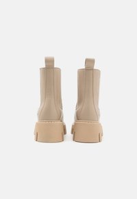 Copenhagen Studios CPH137 - Platvormtallaga poolsaapad -  nature