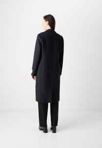 Scotch & Soda SINGLE BREASTED HERRINGBONE COAT - Klasszikus kabát - black and night
