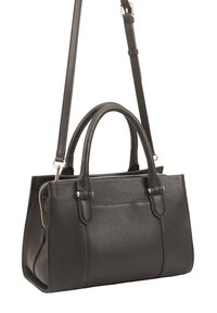 Sac à main en cuir noir avec double poignée supérieure, bandoulière ajustable, fermeture éclair et finition texturée subtile. Équipé de matériel en ton argent.