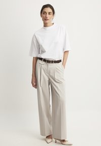 NA-KD FRONT POCKET DETAIL - Broek - light beige