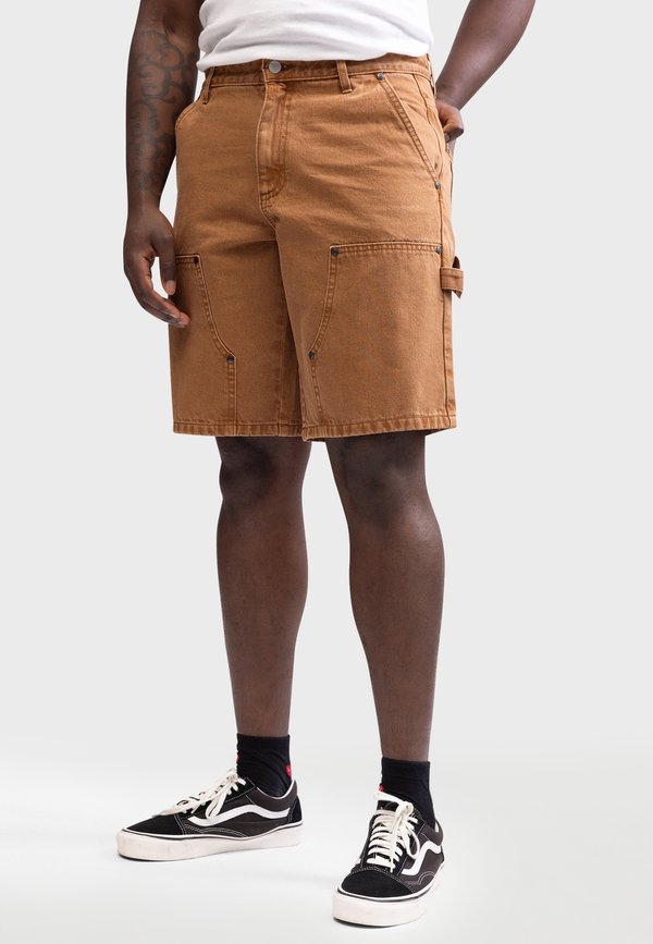 CAIN COMFORT FIT - Shorts