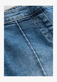 Kijelölve, mid blue denim