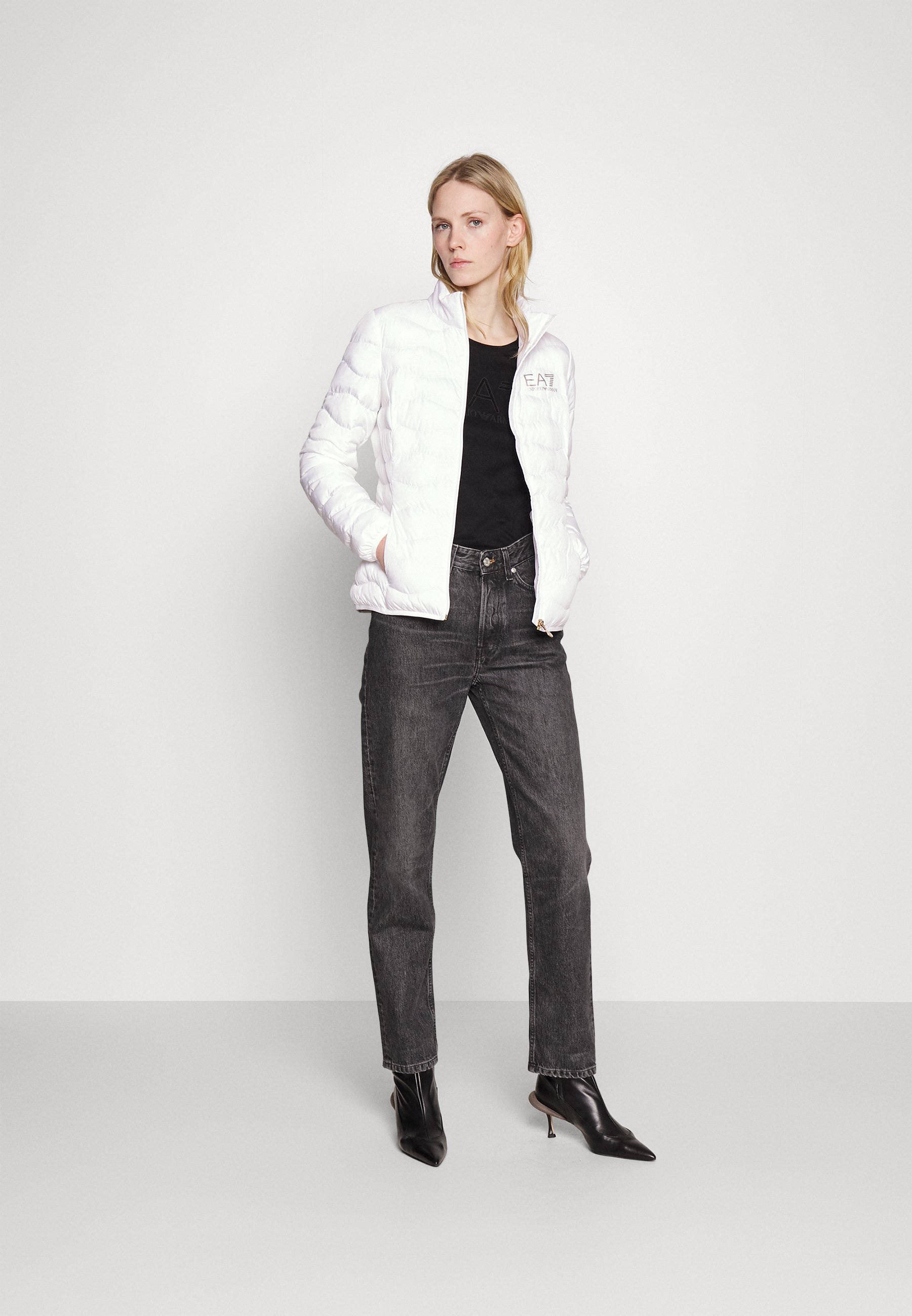 EMPORIO ARMANI M ホワイト スキー アウター レディース EMPORIO ARMANI M ホワイト スキー アウター レディース