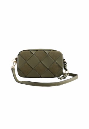 Malá obdĺžniková olivovo zelená crossbody taška s vystlaným tkaným vzorom a nastaviteľným popruhom so zlatými kovaniami.