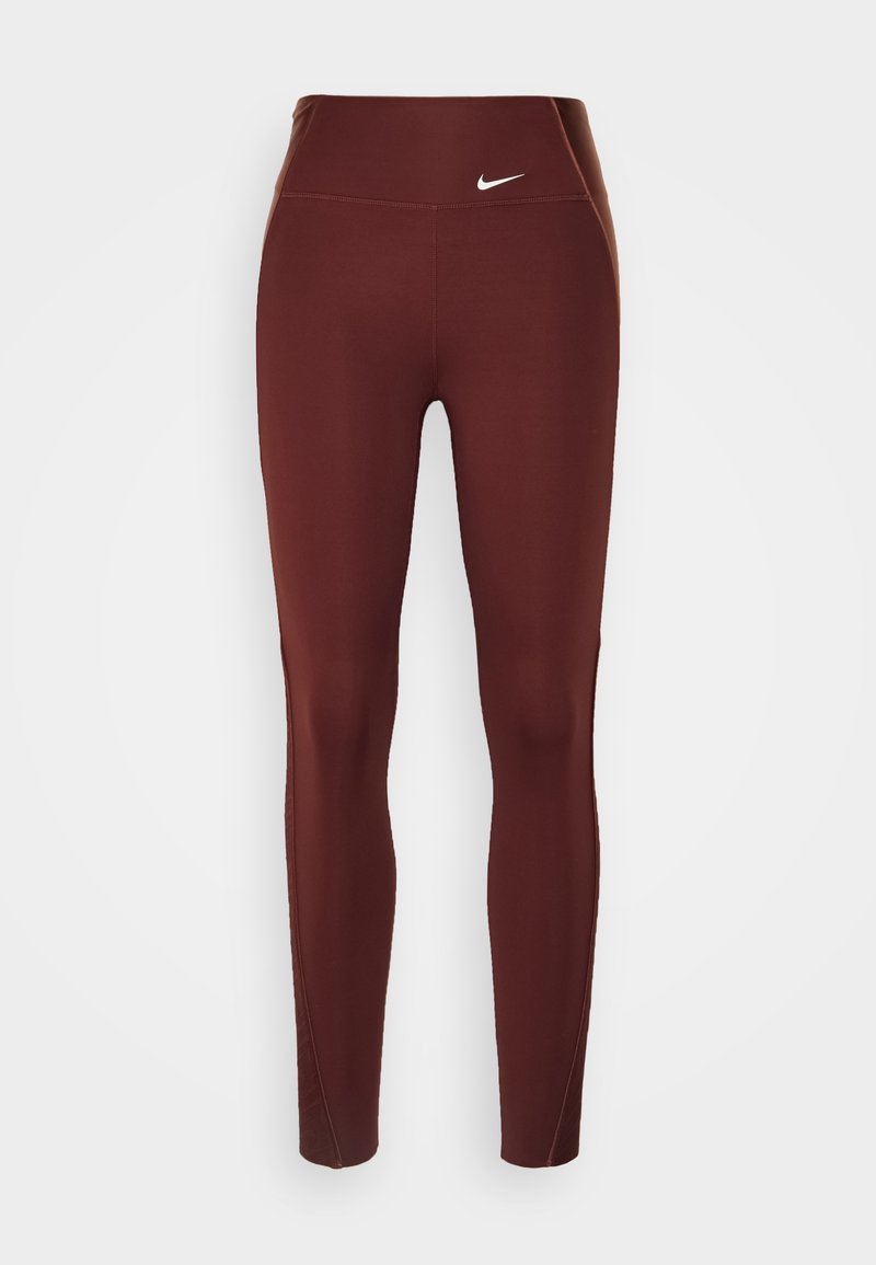 Leggings sportivi color bordeaux con vita alta, realizzati in tessuto elastico. Presentano un logo Nike bianco sul davanti e una texture liscia e elegante.