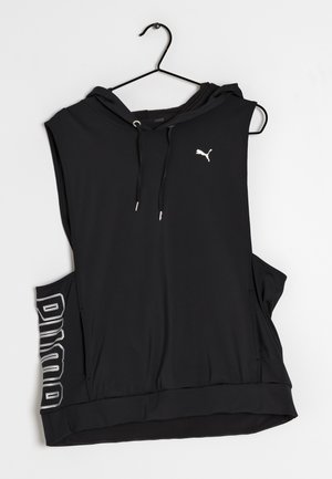 Schwarzer ärmelloser Puma Hoodie mit Kordelzug, hängend an einem schwarzen Bügel, mit Puma-Logo auf der Brust und dem Text "Puma" an der Seite.