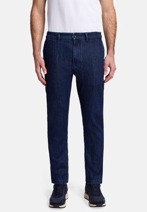 Jeans in denim blu scuro con vestibilità dritta, chiusura frontale con bottone e passanti per la cintura. Tessuto liscio con dettagli di lavaggio sottili.