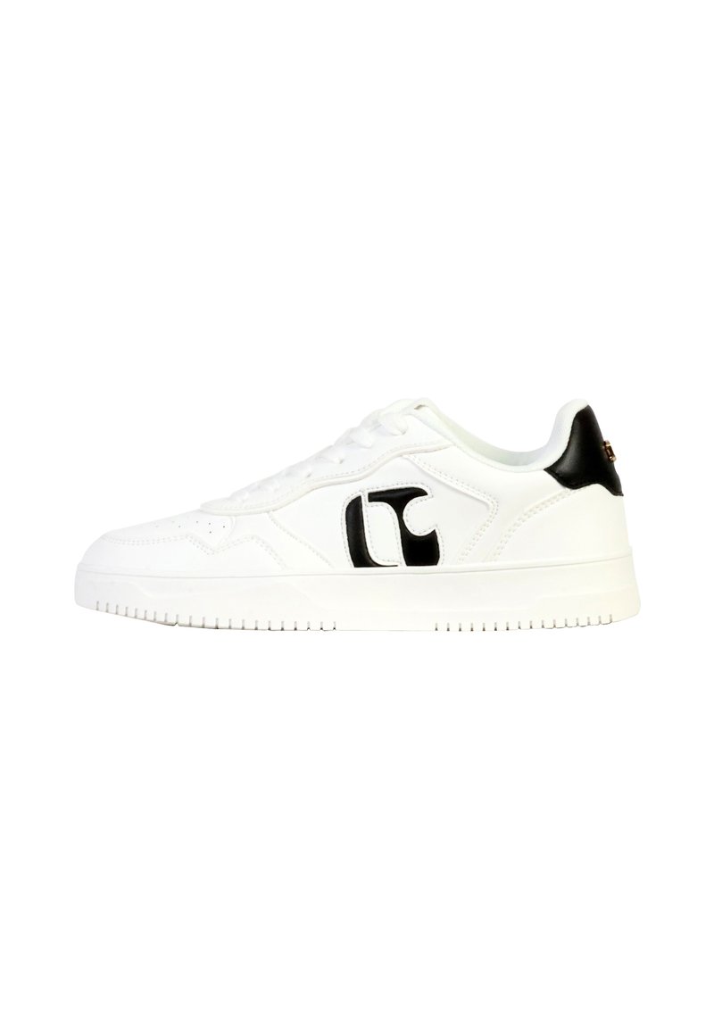 Hvide sneakers med en glat læderoverdel, sort logoaccent og en struktureret gummisål. Har rund tå og snørebåndsdesign.