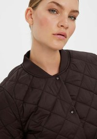 Vero Moda TRANSITIONAL JACKET - Light jacket - coffee bean