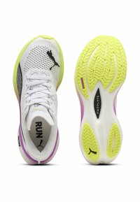 Puma DEVIATE NITRO - Hardloopschoenen voor op de weg - white pure magenta