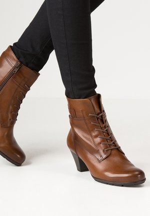 Botines con cordones - beige