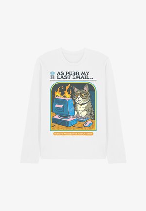 Katze mit Brille tippt an brennendem Computer, auf weißem Langarmshirt steht der Text "As purr my last email" und "Passive Aggressive Adventures".