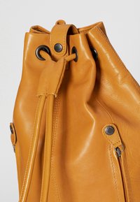 Aunts & Uncles MARACUJA - Zaino - summer glow