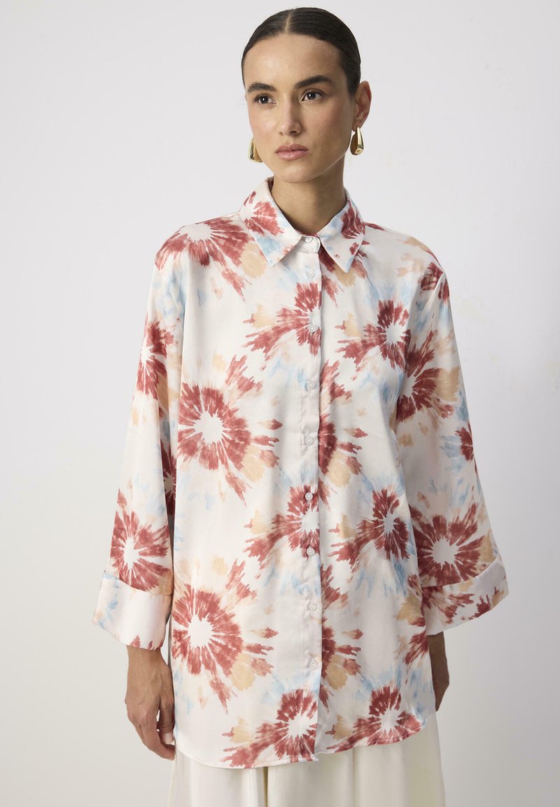 Touché Privé PATTERNED - Button-down blouse - orange