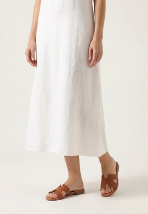 Slip-on sandaler - brown