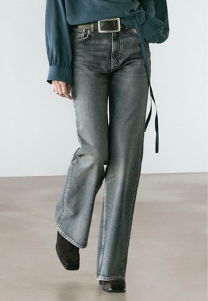 MID-RISE - Jeans a zampa - blue denim