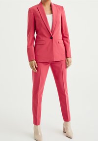 WE Fashion Blejzr - mottled light pink