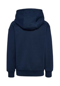 Marinblå hoodie i fleece med ribbstickade muddar och nederkant samt en känguruficka. Enfärgad, utan synliga mönster eller detaljer.