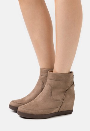 Ankle boots - taupe