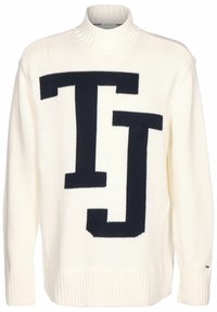 Biały sweter z golfem, dziany, z dużym granatowym logo "TJ" na przodzie. Ribbed mankiety i dół, teksturowana tkanina.